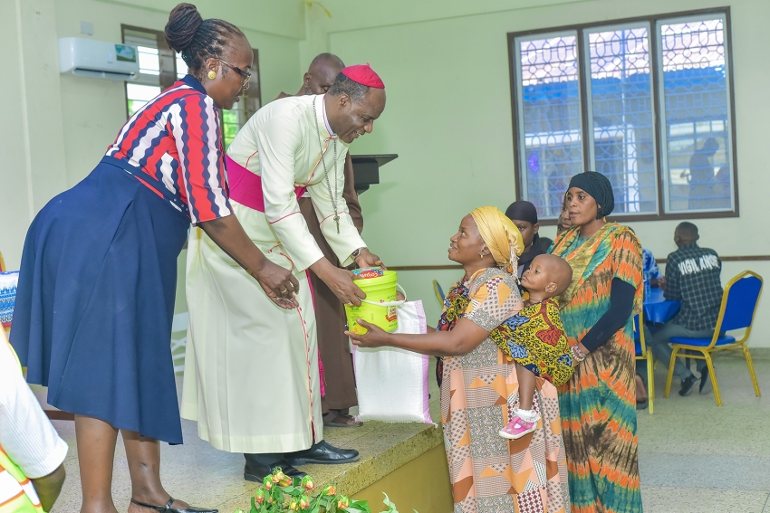 Askofu Msaidizi wa Jimbo Kuu Katoliki la Dar es Salaam, Mhashamu Henry Mchamungu