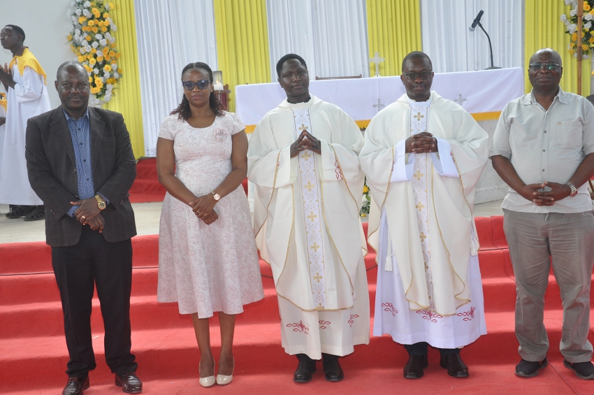 Parokia ya Mtakatifu Theresia wa Mtoto Yesu-Kilimahewa, Salasala