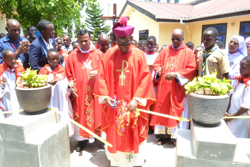 Monsinyori: Imani ya kweli si kujisifia
