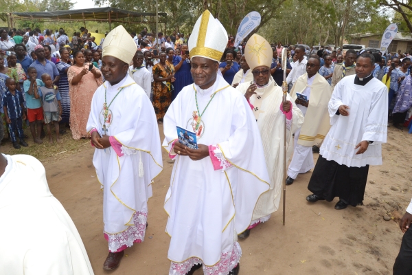 Maandamano ya kuingia katika viwanja vya Seminari Ndogo ya Visiga