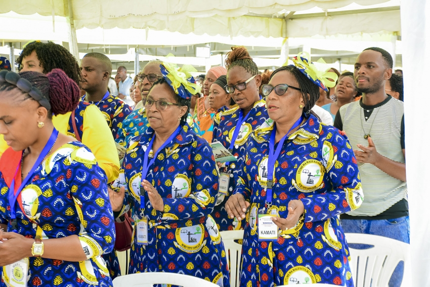 Watoto wa kiume wako hatarini, walindwe - Askofu